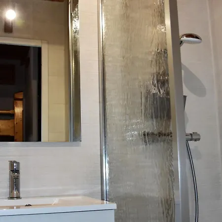 Appartement Ensoleillé, 4 Pers, Terrasse - Fr-1-464-115